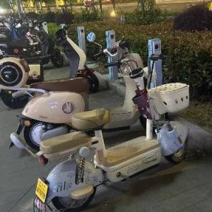 蝴蝶广场肯德基前面
